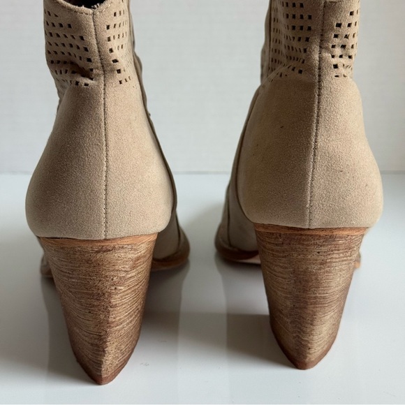 Yoki Tan Western Ankle Booties with Perforated Design Size 8 - Picture 9 of 12